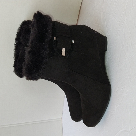 Impo Glema Black Faux Suede Fur Lining Ankle Booties Size 6M - Picture 6 of 16